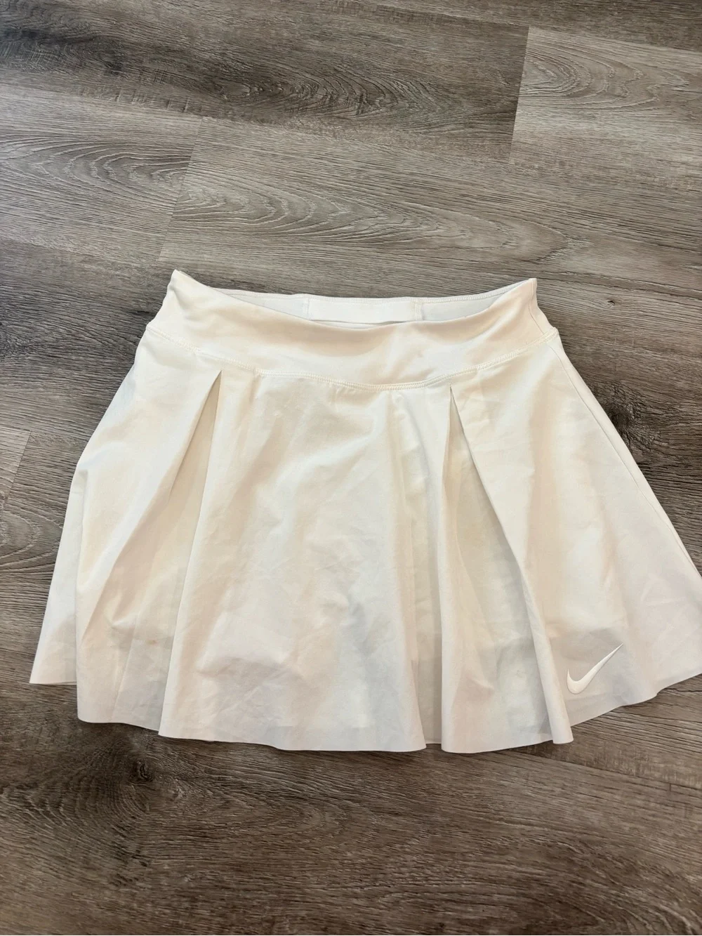 Nike White Pleated Athletic Skort size medium
